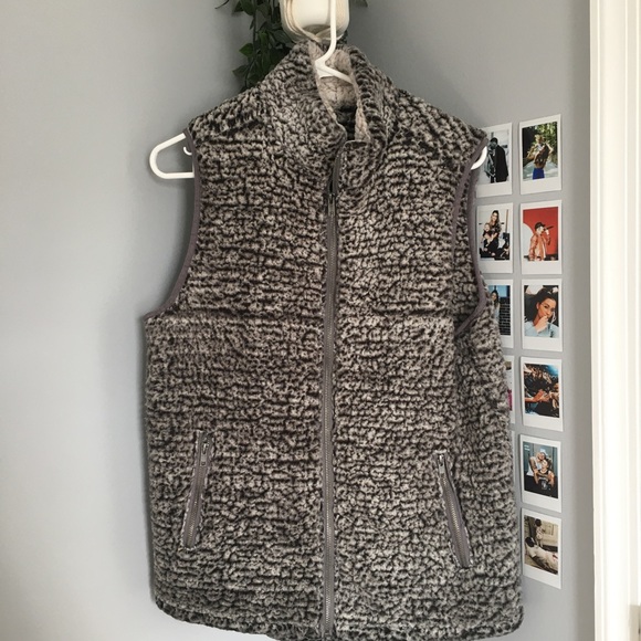 THREAD AND SUPPLY SHERPA VEST - Picture 1 of 6